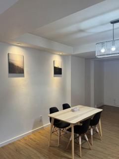 Modern Comfort in DT Montreal - 4