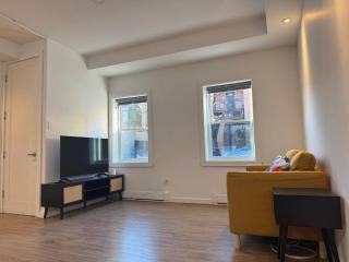 Modern Comfort in DT Montreal - 3