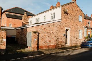 Spacious home Log Burner parking Good location - 9