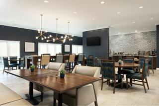 Hyatt Select St Louis Airport - 2