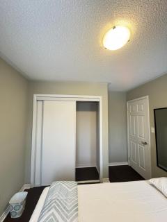 A Nice Window View room - Toronto - 9