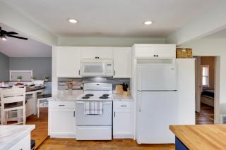 Near Pine Knob, Lakes & Trails! Ortonville Getaway - 2