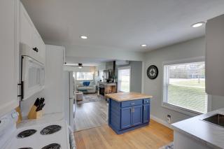 Near Pine Knob, Lakes & Trails! Ortonville Getaway - 1
