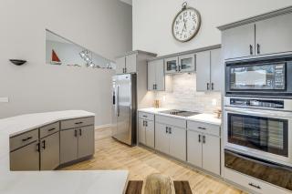 Hot Tub and Games Galore! Greers Ferry Lake Home - 4