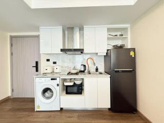 The One Pool View Large 1 Bedroom Family Park Cooking Allowed - 8