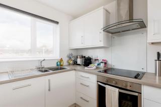 Spinnaker House-with Tesla Electric Charging Point - 6