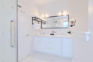 Starz At Night Luxury Suite By Halifax Airport YHZ - 7