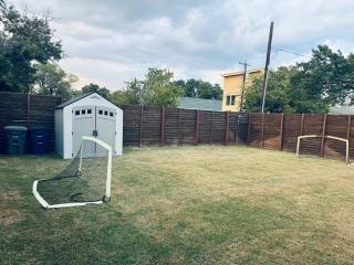 Downtown Dallas 3BR Rooftop Retreat with PS5 and Home Gym - 8