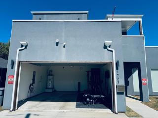 Downtown Dallas 3BR Rooftop Retreat with PS5 and Home Gym - 7
