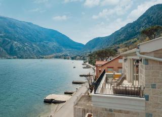 Mare Vista Kotor - Elegant Sea View Loft - 7