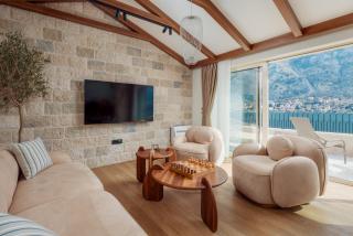 Mare Vista Kotor - Elegant Sea View Loft - 5