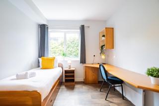 82 - 3 Bed Apartment by Shortstays - 4