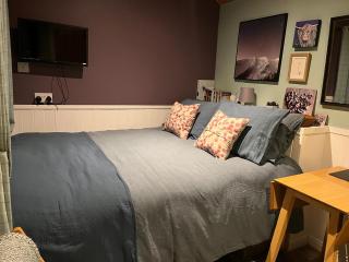 The Aultnamain Shepherds Hut - 8