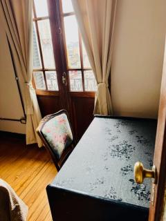 Spacious Industrial Chic Gem - 2