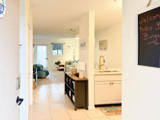 Coastal 2 bed 2 ba Villa - Pools - beach access - 4