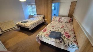 Spacious Central Reading Flat, 2 Double Beds, Wi-Fi, Parking - 5