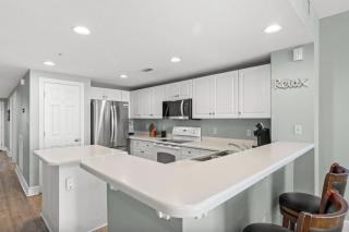 Majestic Beach Towers 2-1704 - 2