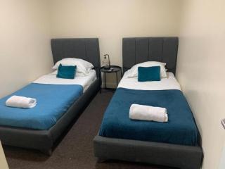 Tudors eSuites - Budget Friendly Apartments - #88H - 2