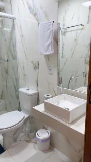 RM Hospedagem, apartamentos Completos - Cabo Frio Ar+Wi-Fi oferecendo conforto e segurança em Cabo Frio. - 2