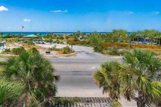 4BR Beach House w Pool Loft and Gulf Views - 2