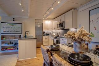 Atelier Alpine - Modern 2BD Condo w/Baldy Views - 7