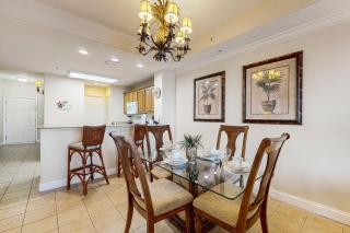 Lakefront condo with full kitchen, AC, pool & hot tub near local attractions - 2