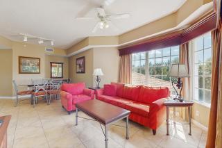 Modern Orlando condo with pool, balcony views, and Disney shuttle - 6
