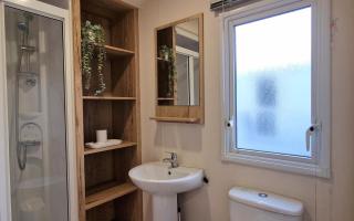 Cwtch Holiday Retreat, White Horse - 1