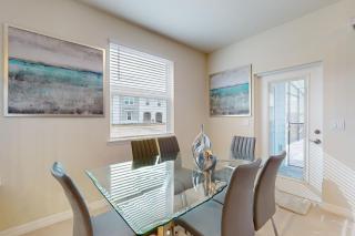 Contemporary townhouse w/ private pool and resort amenities, near attractions - 4