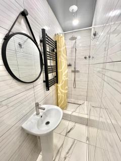 Троїцька площа 3 Квартира Самий Центр Окремий Вхід - 1