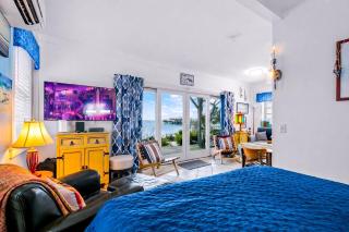 Beachfront Condo - Prime Commercial St Location - 2