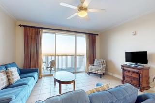 Charming lakefront condo with balcony, lake view, AC, Internet, pool & hot tub - 1