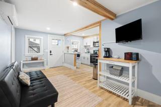 Newly Renovated Charming Beachfront Loft - 8