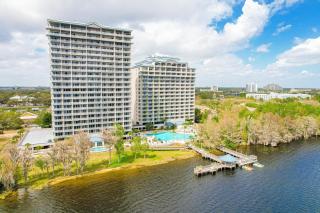 Ideal lakefront escape with lake view, AC, WiFi, pool & hot tub near attractions - 8