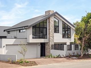 Stone River Villa 1 - Luxe Retreat - Heated Pool - 9