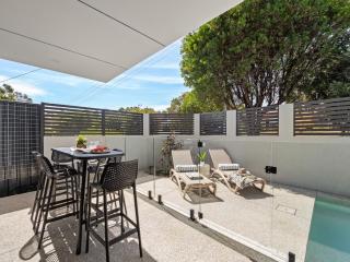 Stone River Villa 1 - Luxe Retreat - Heated Pool - 2