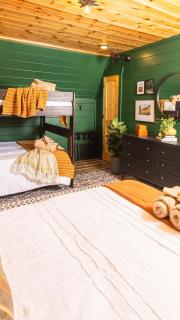 Limestone Ridge by The Hideaways - 3