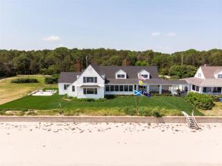 Nautilus Beach House - 7