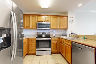 Lakefront condo with amazing views, pool, & hot tub - steps from the beach - 5