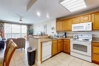 Lakefront condo with beautiful views, wifi, central AC, shared pool, & hot tub - 2
