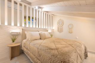 Pythagoreio Blue Street Upper Floor Apartment - 9