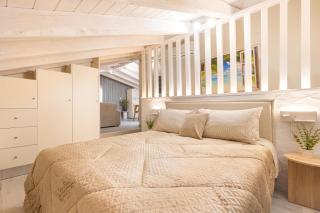 Pythagoreio Blue Street Upper Floor Apartment - 8