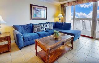 Lakefront condo with beautiful views, kitchen, AC, WiFi, gym, pool, & hot tub - 6