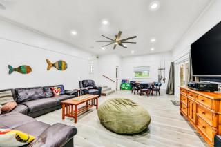 Dog-friendly lakefront home with fast WiFi, central AC, patio, & game room - 7