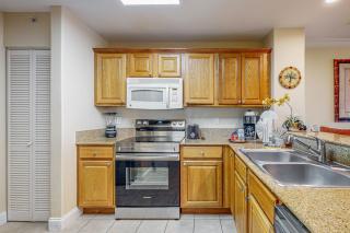 Lakefront condo with beautiful views, kitchen, AC, WiFi, gym, pool, & hot tub - 2