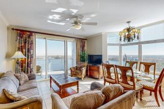 Dog-friendly lakefront condo w/WiFi, W/D, AC, resort amenities, near attractions - 8