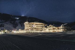 Traumhotel Alpina - 4 Sterne Superior Luxushotel-direkt bei der Gondelbahn - Gerlos - 3