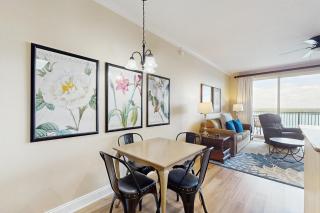 Luxury lakefront condo with balcony, jetted tub, heated pool & resort amenities - 5