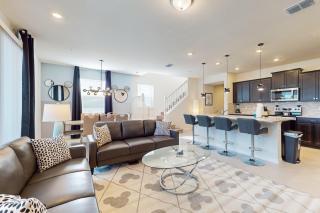 Luxury home with themed bedrooms,arcade games and private pool - 6