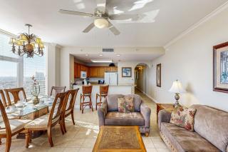 Dog-friendly lakefront condo w/WiFi, W/D, AC, resort amenities, near attractions - 7